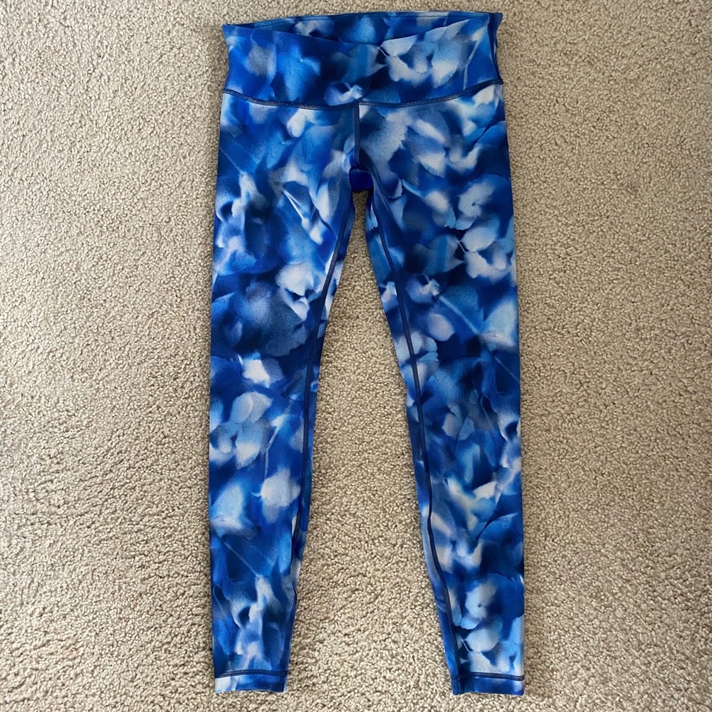 Lululemon Tie Dye blue Wunder Under Leggings, 6 - Picture 3 of 5